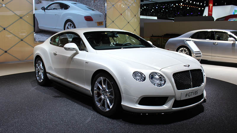 Showroom Thế giới Bentley trưng bày những mẫu xe đa dạng và độc đáo của hãng xe Bentley
